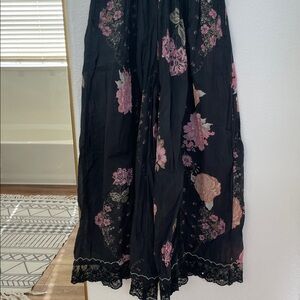 Chic Floral Wide Leg Pants - Black and Pink